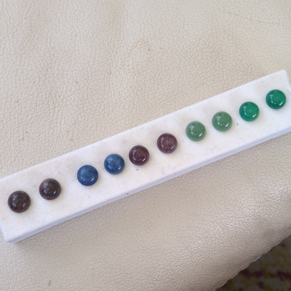 Jade Botton Earrings 5 Pair Set. - Picture 5 of 8